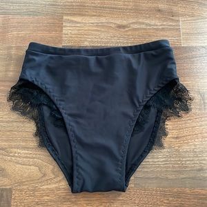 The Bendy Brand Lash Lace collection pole dance shorts. Black. Medium.